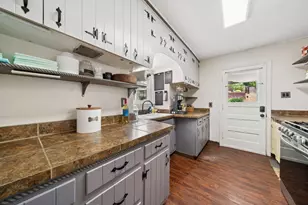 2106 Victoria Ave, Arnold, PA 15068 - Photo 11
