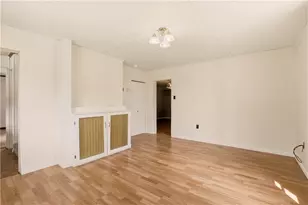 136 Morewood St, Mt Pleasant Boro, PA 15666 - Photo 7
