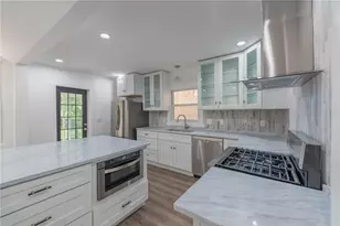 6334 Forward Ave, Pittsburgh, PA 15217 - Photo 13