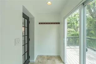 6334 Forward Ave, Pittsburgh, PA 15217 - Photo 17