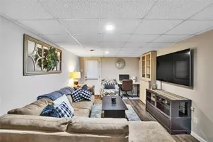 720 Linda Dr, Pittsburgh, PA 15226 - Photo 19