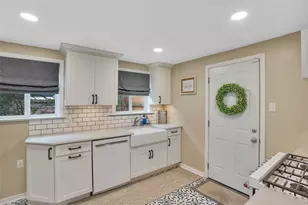 720 Linda Dr, Pittsburgh, PA 15226 - Photo 9