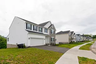 109 Mesa Dr, Moon/Crescent Twp, PA 15108 - Photo 33