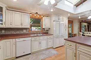 107 Jeanine Ct, Trafford, PA 15085 - Photo 9