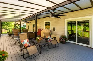 2525 Country Side Ln, Pittsburgh, PA 15090 - Photo 9