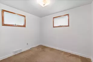 402 Oakhurst Ave, North Versailles, PA 15137 - Photo 9