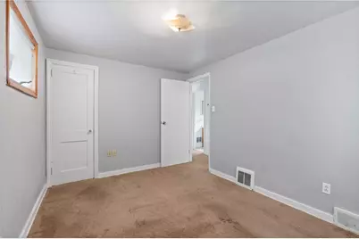 402 Oakhurst Ave, North Versailles, PA 15137 - Photo 9