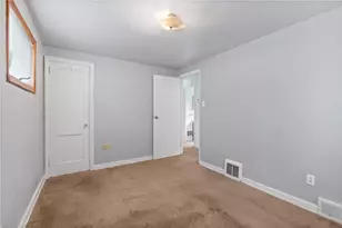 402 Oakhurst Ave, North Versailles, PA 15137 - Photo 9