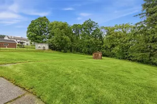 2207 Ridgevue Ave, Aliquippa, PA 15001 - Photo 37