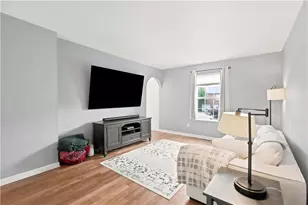 422 Skylark Dr, Moon/Crescent Twp, PA 15108 - Photo 5