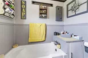 1035 E Main St, Rural Valley Boro, PA 16249 - Photo 23