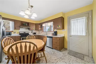 115 Locust St, Jeannette, PA 15644 - Photo 13