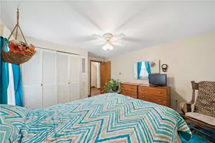 115 Locust St, Jeannette, PA 15644 - Photo 21