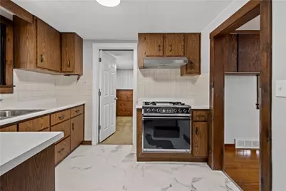 2030 Wesley St, McKeesport, PA 15132 - Photo 9