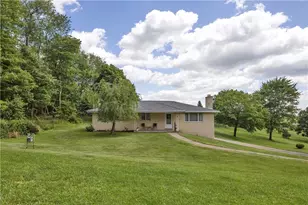 115 Montgomery Dr, Pine Township, PA 15090 - Photo 3