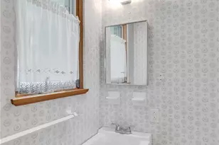 115 Montgomery Dr, Pine Township, PA 15090 - Photo 17