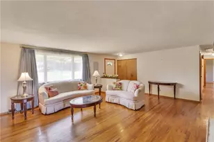 115 Montgomery Dr, Pine Township, PA 15090 - Photo 7