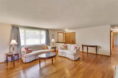 115 Montgomery Dr, Pine Township, PA 15090 - Photo 7