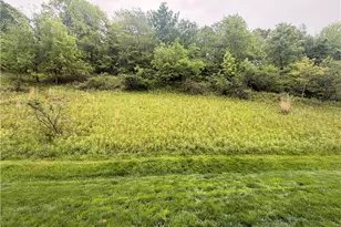 122 Broadstone Dr, Adams Township, PA 16046 - Photo 9