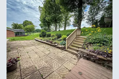 102 Lyn Dale Dr, Center Township, PA 16001 - Photo 35