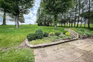 102 Lyn Dale Dr, Center Township, PA 16001 - Photo 37
