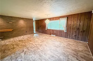 102 Lyn Dale Dr, Center Township, PA 16001 - Photo 29