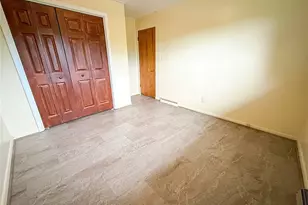 102 Lyn Dale Dr, Center Township, PA 16001 - Photo 15