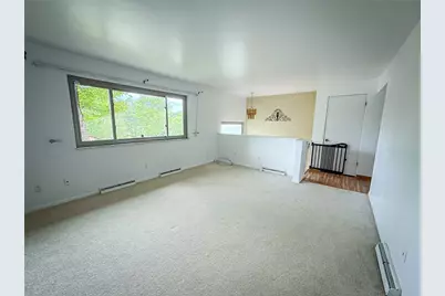 102 Lyn Dale Dr, Center Township, PA 16001 - Photo 3