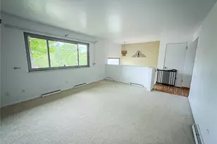 102 Lyn Dale Dr, Center Township, PA 16001 - Photo 3