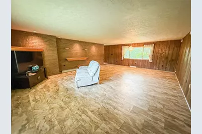 102 Lyn Dale Dr, Center Township, PA 16001 - Photo 27