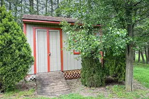 102 Lyn Dale Dr, Center Township, PA 16001 - Photo 33