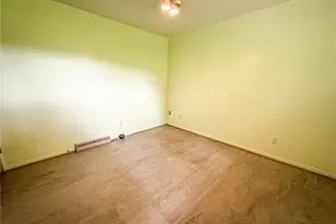 102 Lyn Dale Dr, Center Township, PA 16001 - Photo 13