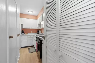 126 Jamestown Ct #C, Scott Township, PA 15216 - Photo 11