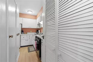 126 Jamestown Ct, Scott Township, PA 15216 - Photo 11