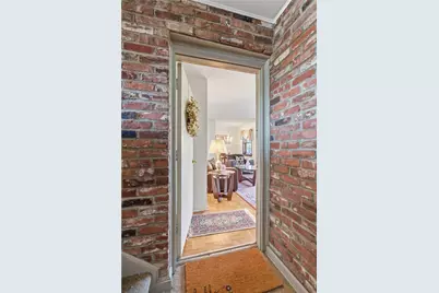 126 Jamestown Ct #C, Scott Township, PA 15216 - Photo 3