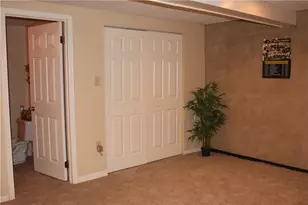 2663 Hunters Point Dr, Pittsburgh, PA 15090 - Photo 39