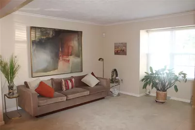 2663 Hunters Point Dr, Pittsburgh, PA 15090 - Photo 5