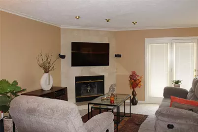 2663 Hunters Point Dr, Pittsburgh, PA 15090 - Photo 7