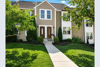 2663 Hunters Point Dr, Pittsburgh, PA 15090 - Photo 1