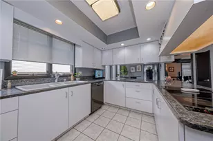 4993 Dolores Dr, Pittsburgh, PA 15227 - Photo 11