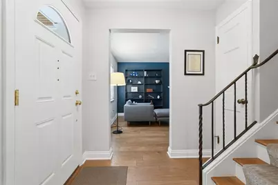 954 Lindendale Dr, Pittsburgh, PA 15243 - Photo 5