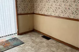 432 Violet Dr, Lower Burrell, PA 15068 - Photo 7