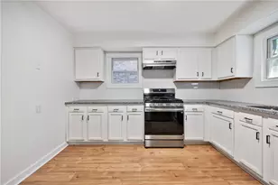 2219 Manor Ave, Pittsburgh, PA 15218 - Photo 9