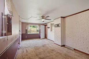 126 Columbia Dr, Pittsburgh, PA 15236 - Photo 9
