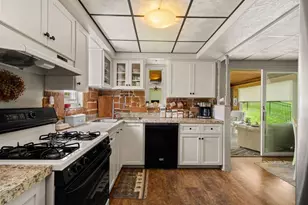 942 Scenery Dr, Elizabeth Twp/Boro, PA 15037 - Photo 5