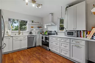 1018 Forsythe Rd, Carnegie, PA 15106 - Photo 9
