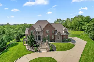 413 Wynstone Dr, Pine Township, PA 15090 - Photo 1