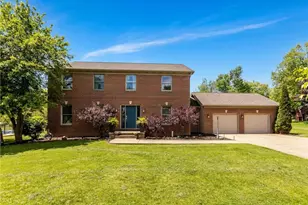 7 Carriage Ln, Pine Township, PA 16127 - Photo 3