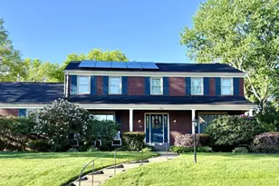 132 Penhurst Dr, Wilkins Township, PA 15235 - Photo 3