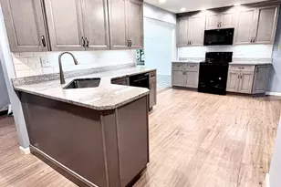 132 Penhurst Dr, Wilkins Township, PA 15235 - Photo 17